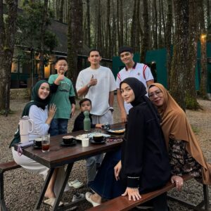 Citra Kirana Instagram - Our family day story in 12 slides 📸💝