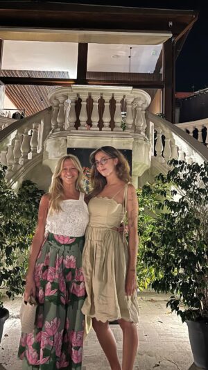 Claudia Fontán Instagram - Julio. Los días mas felices !!!
Anto @antoniaaubii ! 
@andimanuel 
❤️❤️