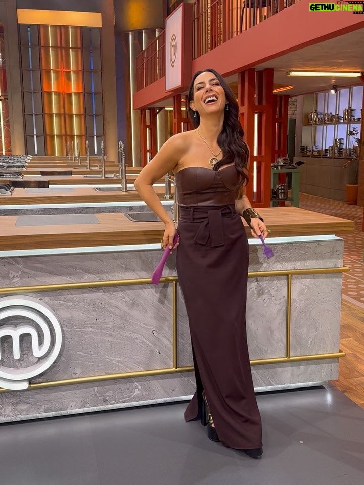 Claudia Lizaldi - 3.6K Likes - Recordando mis looks favoritos de @masterchefmx cuál es el que más amaste tú… ✨🌺