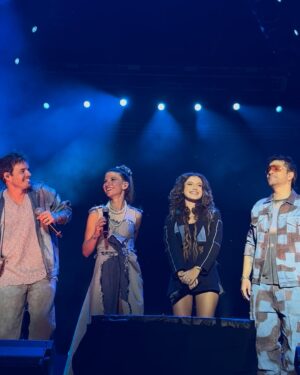 Cris Morena Instagram - La emoción de verlos a mis rebeldes y a Margarita en este escenario inmenso en Perú nunca me la voy a olvidar… Gracias a este país maravilloso por una noche de amor ❤️
#margarita #crismorena #erreway #rebeldeway