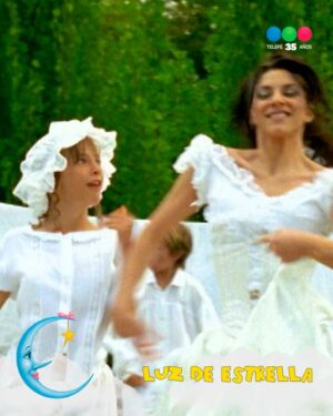 Cris Morena Instagram - En mayo del 2000 llegaba a Telefe la 6ta temporada de #Chiquititas 🎀
Una historia llena de magia, música y diversión ✨
¿Cuál es tu musical preferido?
Disfrutá de todos los musicales en HD en el canal de Chiquititas en YouTube ❤️
#Chiquititas #CrisMorena #35AñosJuntos ✨