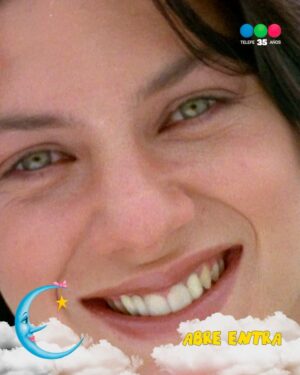 Cris Morena Instagram - En mayo del 2000 llegaba a Telefe la 6ta temporada de #Chiquititas 🎀
Una historia llena de magia, música y diversión ✨
¿Cuál es tu musical preferido?
Disfrutá de todos los musicales en HD en el canal de Chiquititas en YouTube ❤️
#Chiquititas #CrisMorena #35AñosJuntos ✨