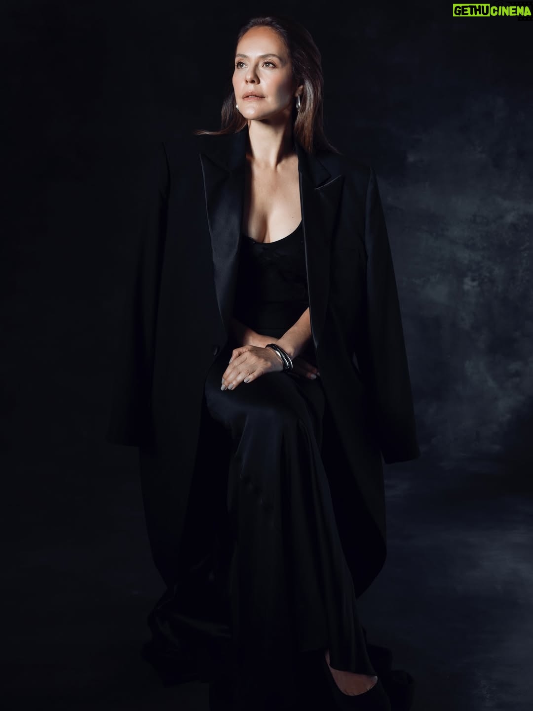 Cristina Umaña - 3 Likes - DARK ELEGANCE 🖤

By @studiokapture 

Styling: @mariajose_salazarbl 
Makeup: @milecuellar_makeup