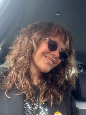 Cristina Umaña Instagram - Look nuevo, personaje nuevo 🥳🎊💥
Buenos díasssss