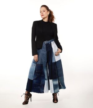 Cristina Umaña Instagram - Lovely Riot 💫
Fotografía: @gabrielcarvajalfoto
Makeup and Styling: @alejandrodcmakeup
Pantalón: Del one and only @alejandrocrockeroficial