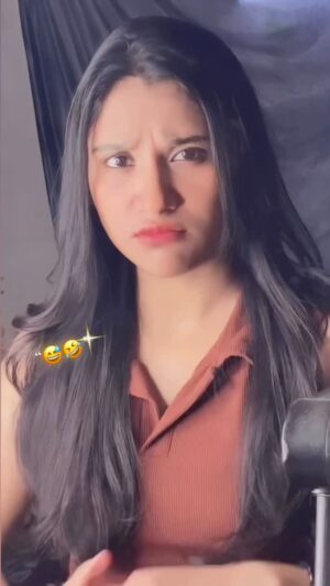 Cute Sona Instagram - Mujhe tum psnd ho itna hi kafi ha😁 #reels #reelsi̇nstagram #funny #explorepage✨ #khushboofam #reelsfeelit #comdey #fb