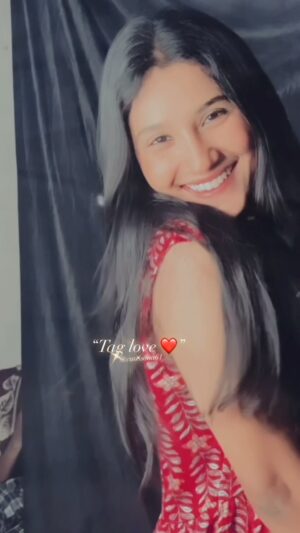 Cute Sona Instagram - Tag love❤️💯#reels #reelsinstagram #love #explorepage✨ #khushboofam #couple #reelsfeelit