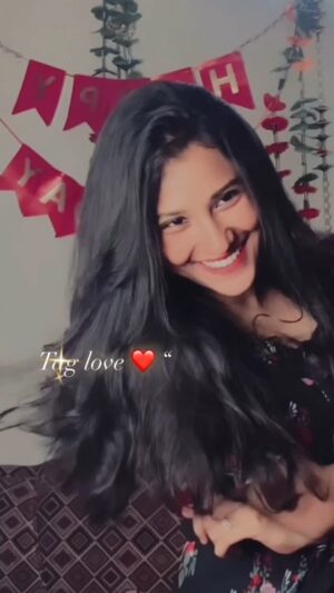 Cute Sona Instagram - Yaad aa rhi wah ❣️ #reels #love #reelsinstagram #reelskarofeelkaro #reelsfeelit #khushboofam #someone