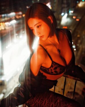 DJ SODA Instagram - Fabulous night in HK 🖤✨
📷 @hiros_medias