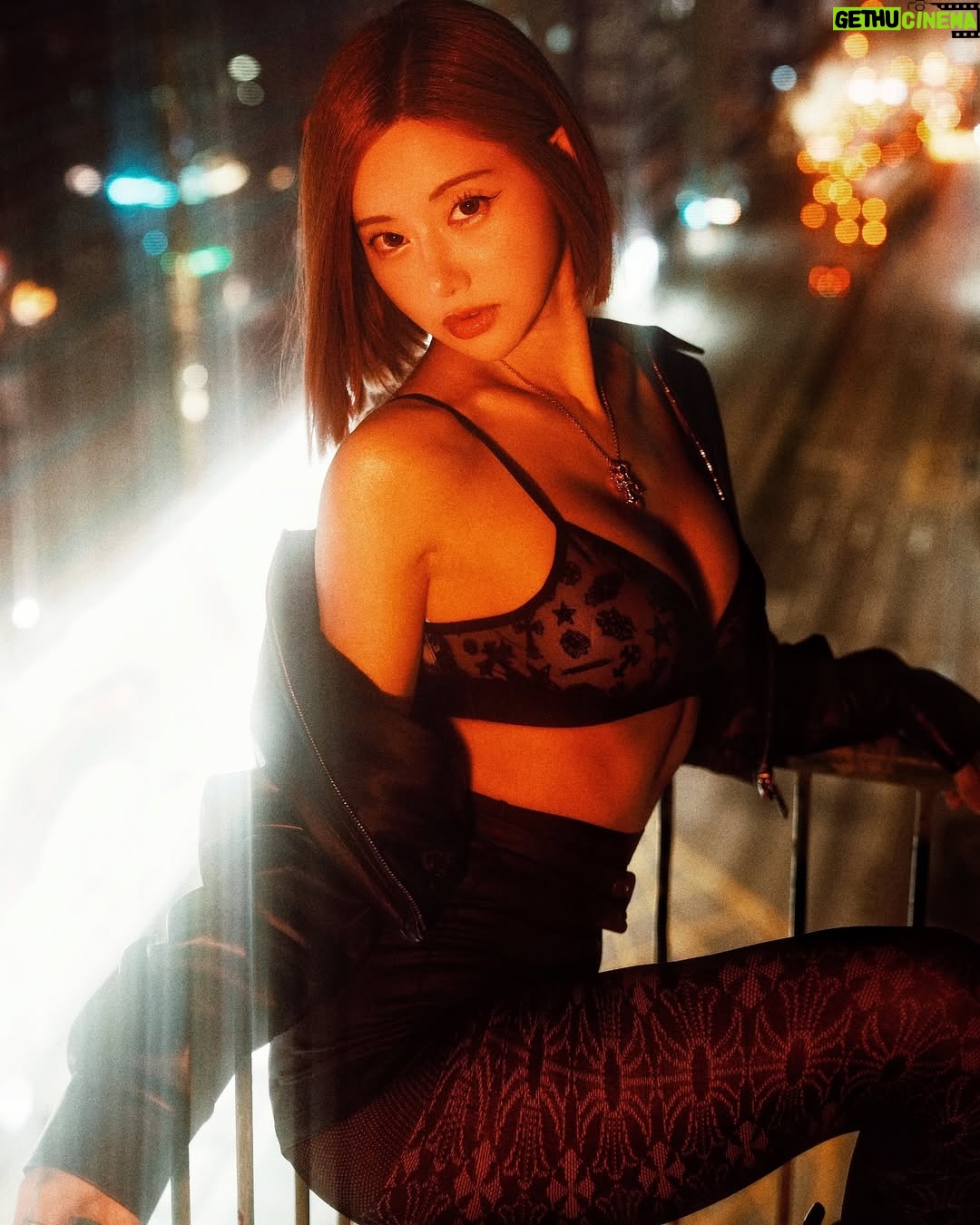 DJ SODA - 57.9K Likes - Fabulous night in HK 🖤✨
📷 @hiros_medias