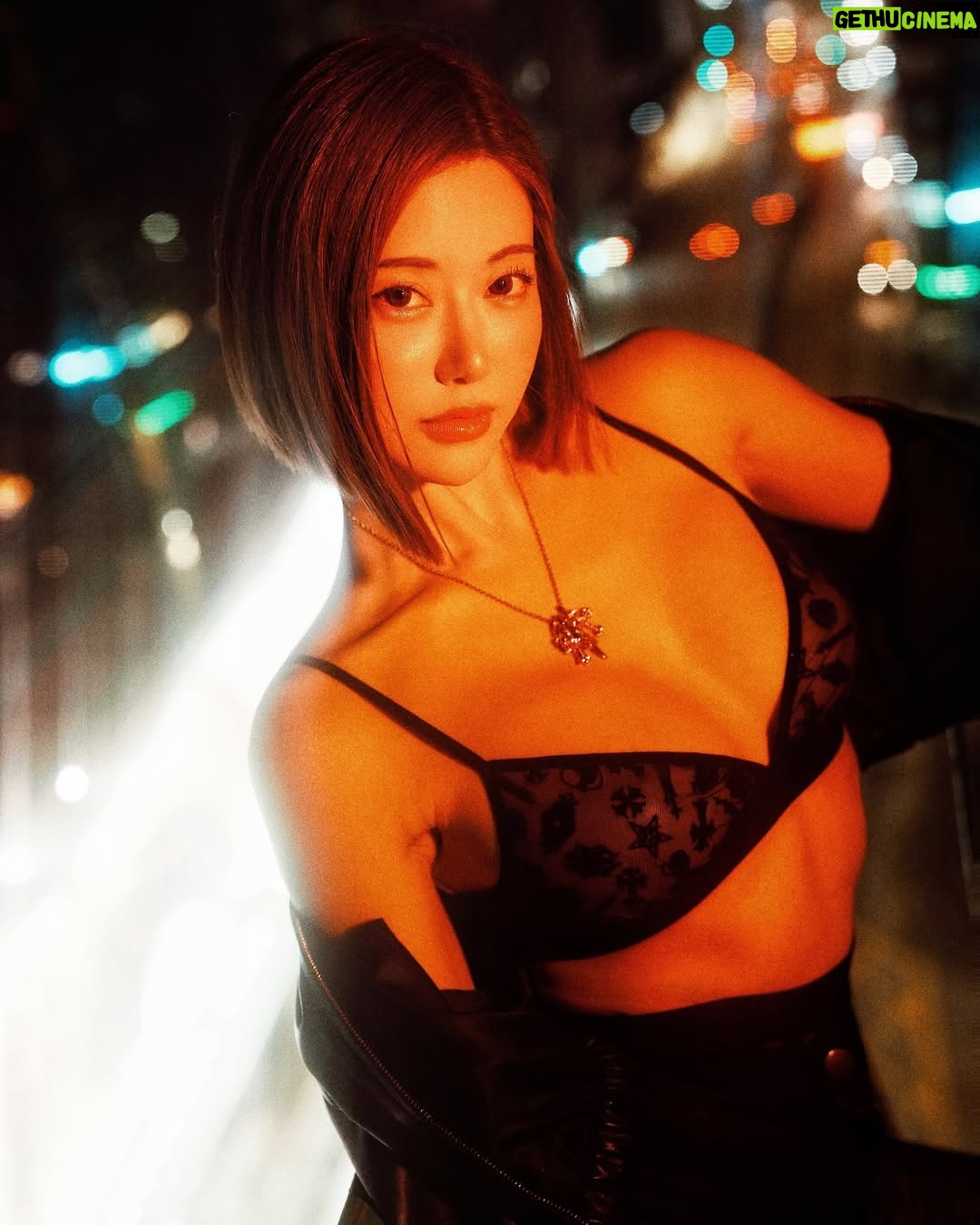 DJ SODA - 57.9K Likes - Fabulous night in HK 🖤✨
📷 @hiros_medias