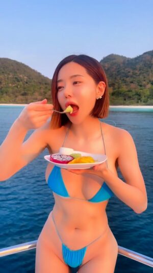 DJ SODA Instagram - 2년 전 파타야 영상…🥹18일 스페이스 클럽에서 만나요! This was two years ago in Pattaya.🐬💦 
I’m so happy to come back here every year.💓💓 
See you at Space Club Pattaya on the 18th!🥰🥰