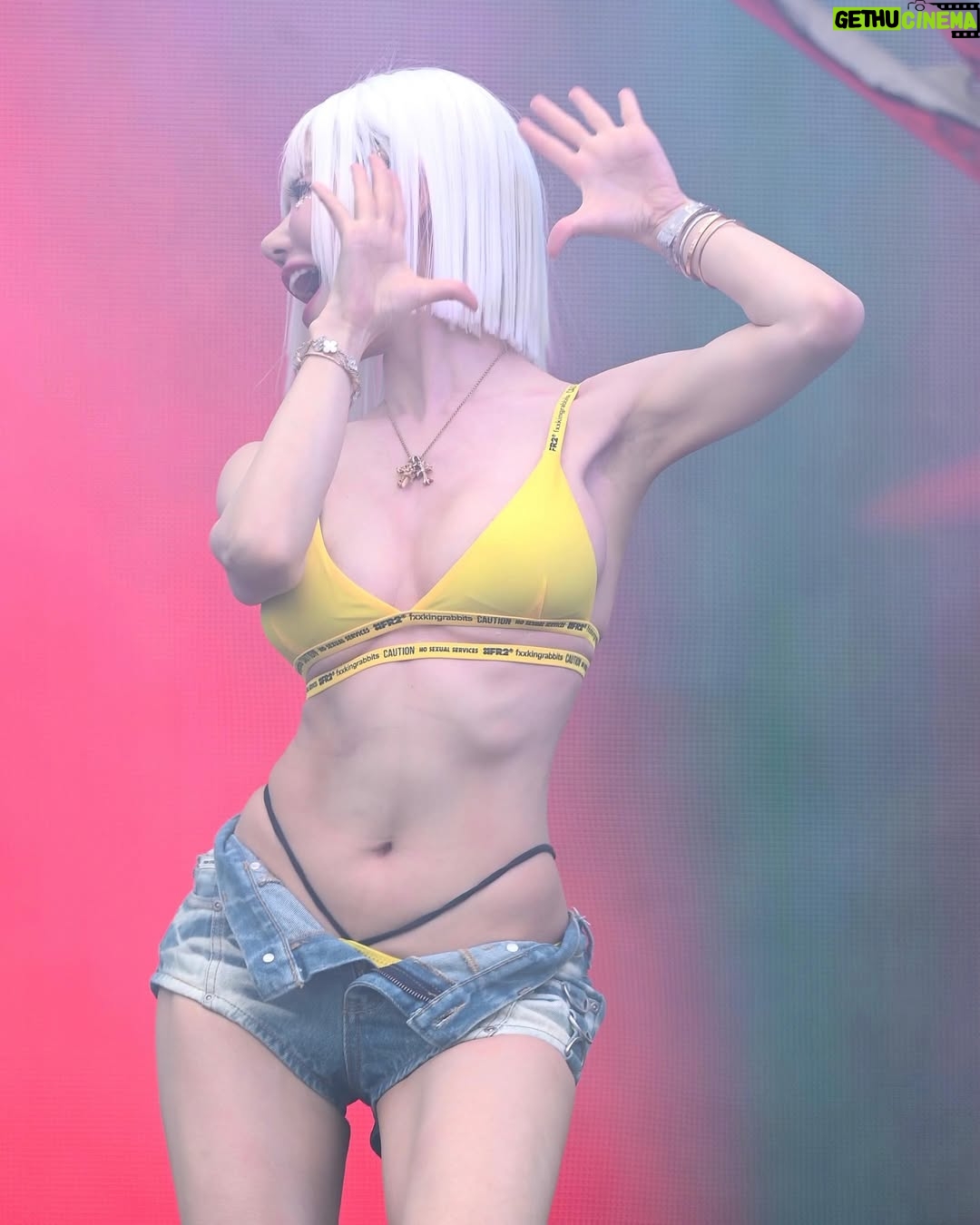 DJ SODA - 72.1K Likes - 오늘 밤 9시 시흥 웨이브파크에서 만나요~🚿💦💙💛

📸 @_____.parksungki