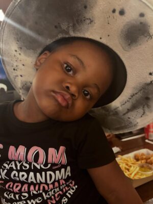 DJ Zinhle Instagram - Pie is 4. I’ve been going through all her pictures and I can’t believe how much she’s grown. 🥹

@asantewithlove happy birthday my sweet baby, you light up our world with your laughter and your love for music. 

My superstar baby pie, may your 4th year be as magical as your smile, as stylish as your wardrobe, and as joyful as you make us feel. I love you Santana.