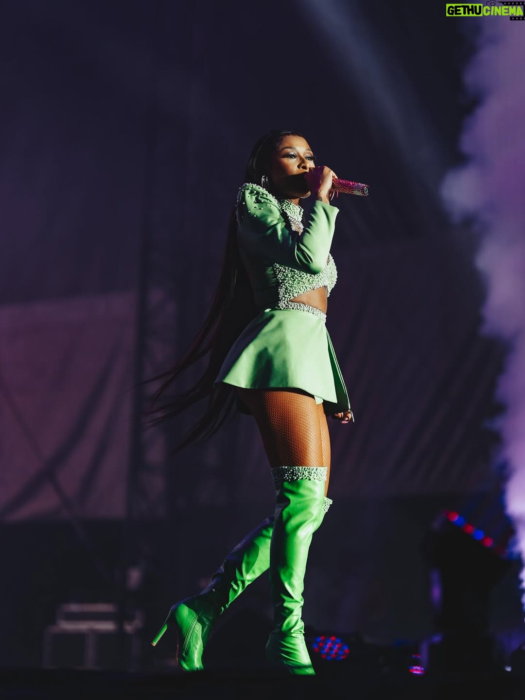 DJ Zinhle - 52K Likes - Bestieee! 🚨 If Woza isn’t on your playlist yet, you’re already late! 🎶

#WozaSummer is about to be lit, let’s go!!!!

Green Outfit by @dotha_oficial 
Photography:  @samphiriphotography