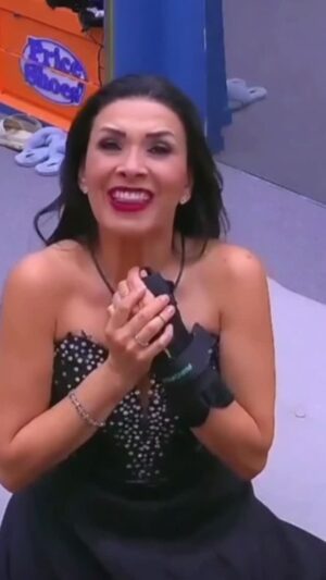 Dalilah Polanco Instagram - āØš Mi corazón no me cabe en el pecho de tanto amor que he recibido. Gracias a mi familia, mis amigos, mis culaditas, mis 4 fantĆ”sticos, mi gente de @sin.cuentapodcast , @cuentameloyaof , @mejorteatro y a toda esa gente maravillosa que aĆŗn sin conocerme en persona me ha regalado su apoyo. Ā”Muchas gracias!
#TeamDalilah 𤪠#NoMeFunien #ChingazoDeBesos
#LaCasaDeLosFamososMx
#TodaCDPelucheconDalilah