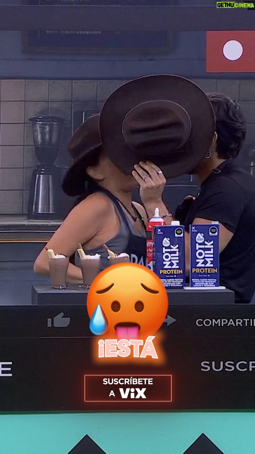 Dalilah Polanco - 27.4K Likes - @polancodalilah y @aaronmercury suben la temperatura de la casa con tremendo BATIDILLO. 

Si quieres ver el momento COMPLETO, suscríbete ya a @vix y no te pierdas de nada con el 24/7 🔥

#LaCasaDeLosFamososMx disponible también en #LasEstrellas y #Canal5