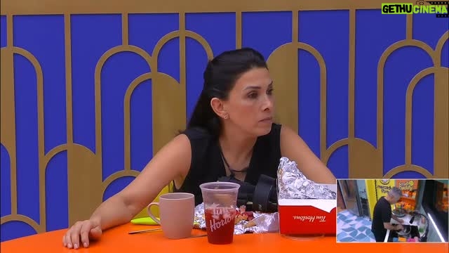 Dalilah Polanco - 13.3K Likes - Durante una plática con bastantes revelaciones, todos se dieron cuenta de que muchos no conocían a @ninelconde en persona 

Si quieres ver el momento COMPLETO, suscríbete ya a @vix y no te pierdas de nada con el 24/7 🔥

#LaCasaDeLosFamososMx, rumbo a la final,  disponible también en #LasEstrellas y #Canal5