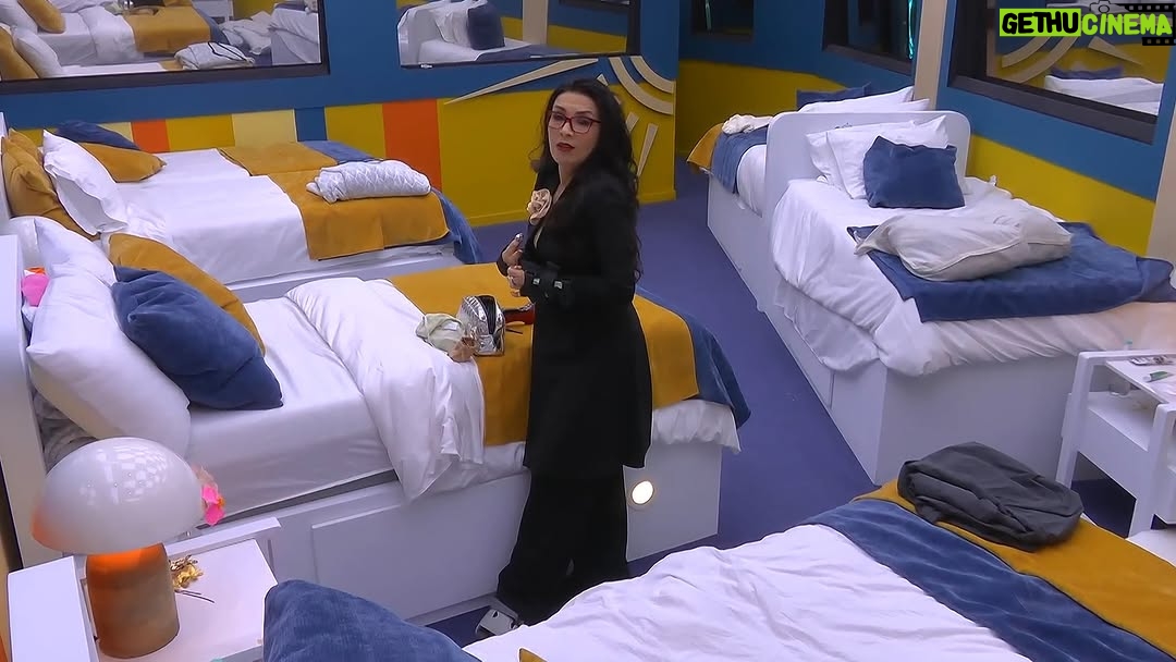 Dalilah Polanco - 7.8K Likes - "No tengo ganas de lamer botas ni de aullar!", @polancodalilah 

Si quieres ver el momento COMPLETO, suscríbete ya a @vix y no te pierdas de nada con el 24/7 🔥

#LaCasaDeLosFamososMx, rumbo a la final, disponible también en #LasEstrellas y #Canal5