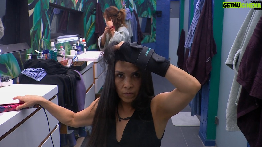 Dalilah Polanco - 13.6K Likes - @polancodalilah recuerda el doloroso momento del fallecimiento de su papá 😕

Si quieres ver el momento COMPLETO, suscríbete ya a @vix y no te pierdas de nada con el 24/7 🔥

#LaCasaDeLosFamososMx, rumbo a la final,  disponible también en #LasEstrellas y #Canal5.