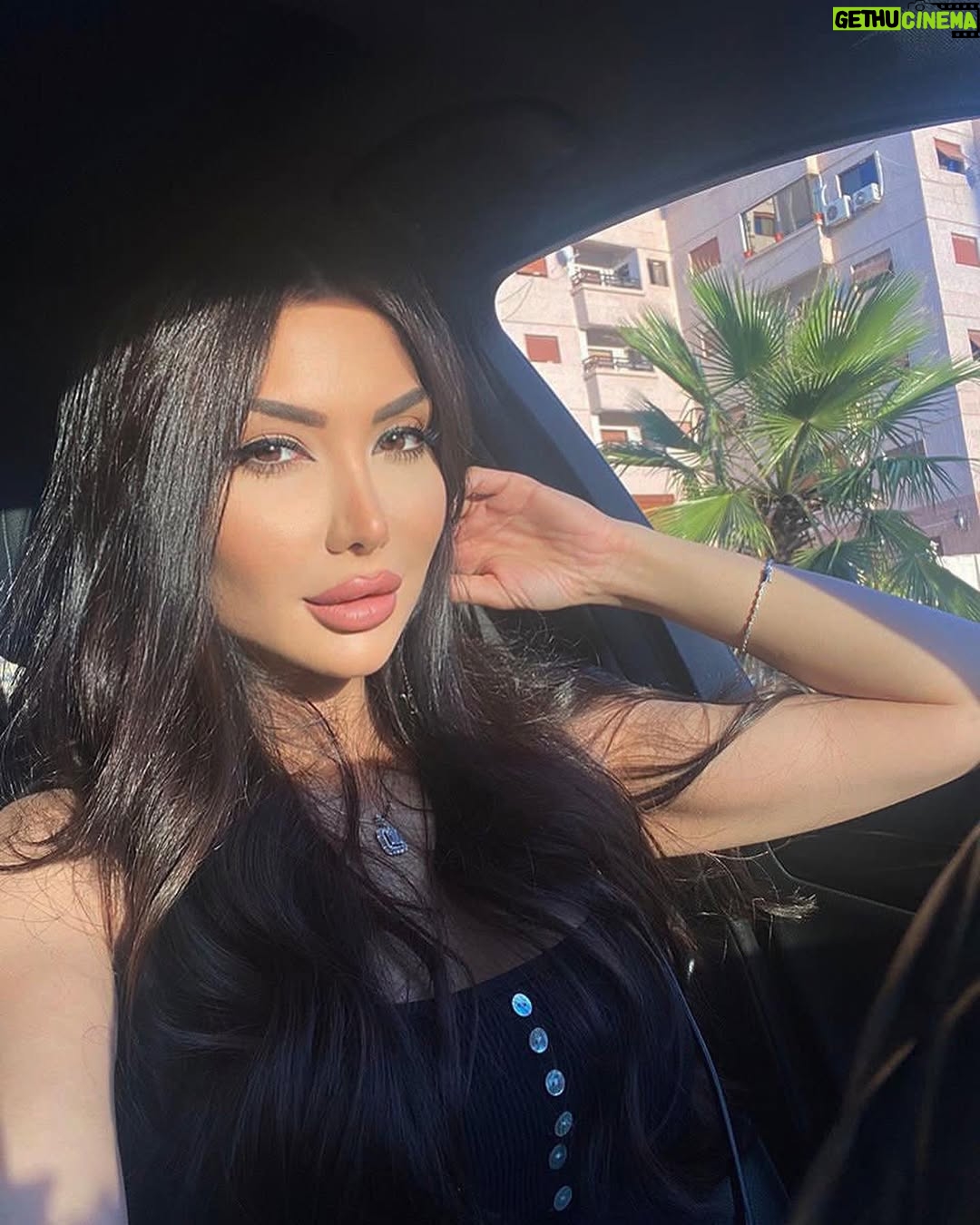 Dana Jabr - 17.9K Likes - Sun kissed🥰