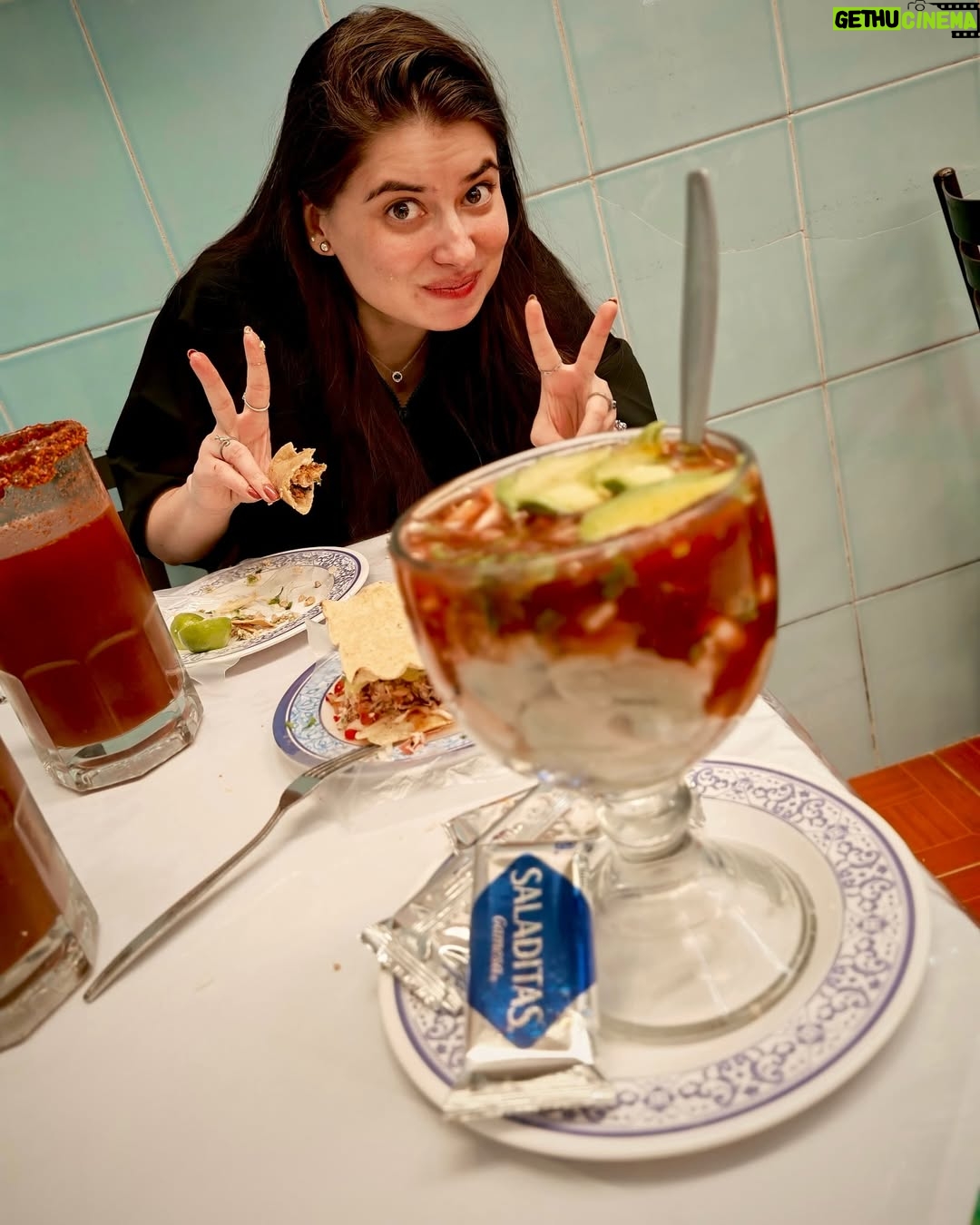 Daniela Aedo - 2.4K Likes - 🌮Quédate con quien te vea como yo veo a esta pescadilla 🐟 (quesadilla de pescado) 🫰