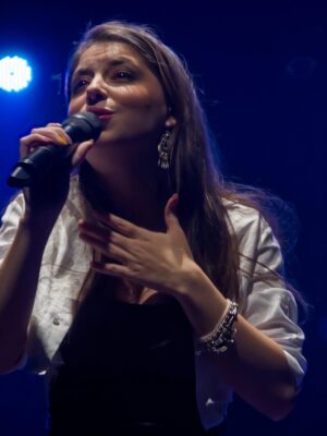 Daniela Aedo Instagram - Photodump #3 de está increíble aventura. ¡Estos días compartiré mucho más! Gracias por venir al show, espero lo hayan disfrutado. ¡Mándenme sus fotos por mensaje! Quiero verlo todo. Ahora, me tomaré el día para dormir. 💚🇧🇷💛
