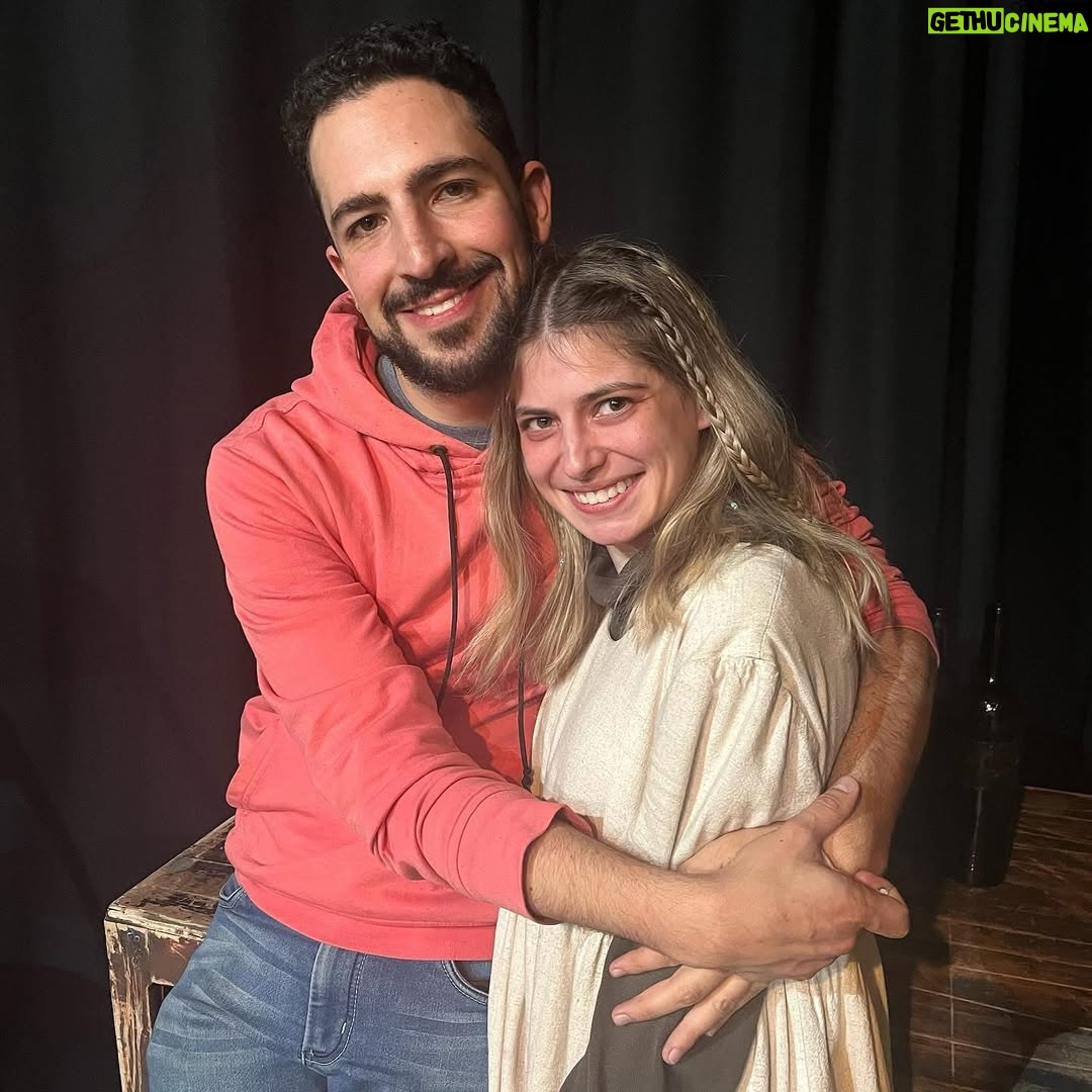 Daniela Aedo - 1.4K Likes - Feliz cumpleaños, queridísimo maestro. ¡Cómo agradezco a la vida haberte puesto en mi camino! 🎭🧪📚🪶 @diegodelriog