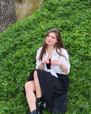 Daniela Aedo Instagram - Me gustan las cosas que no se entienden. 🌳