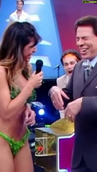 Danielle Souza - 28.4K Likes - Hoje, nos despedimos de um verdadeiro ícone da TV brasileira, Silvio Santos. Sua alegria, carisma e dedicação deixaram uma marca eterna em nossos corações. 

Que privilégio ter vivido esse momento inesquecível ao seu lado. Relembrando com carinho o dia em que participei do seu programa, onde com seu carisma e humor único, ele transformou nossa interação em pura diversão. 

Obrigada, Silvio, por todo carinho e respeito que sempre teve não só por mim, mas por todos nós brasileiros.

 Seu legado viverá para sempre em nossos corações. 🌟 

Descanse em paz🙏🏻