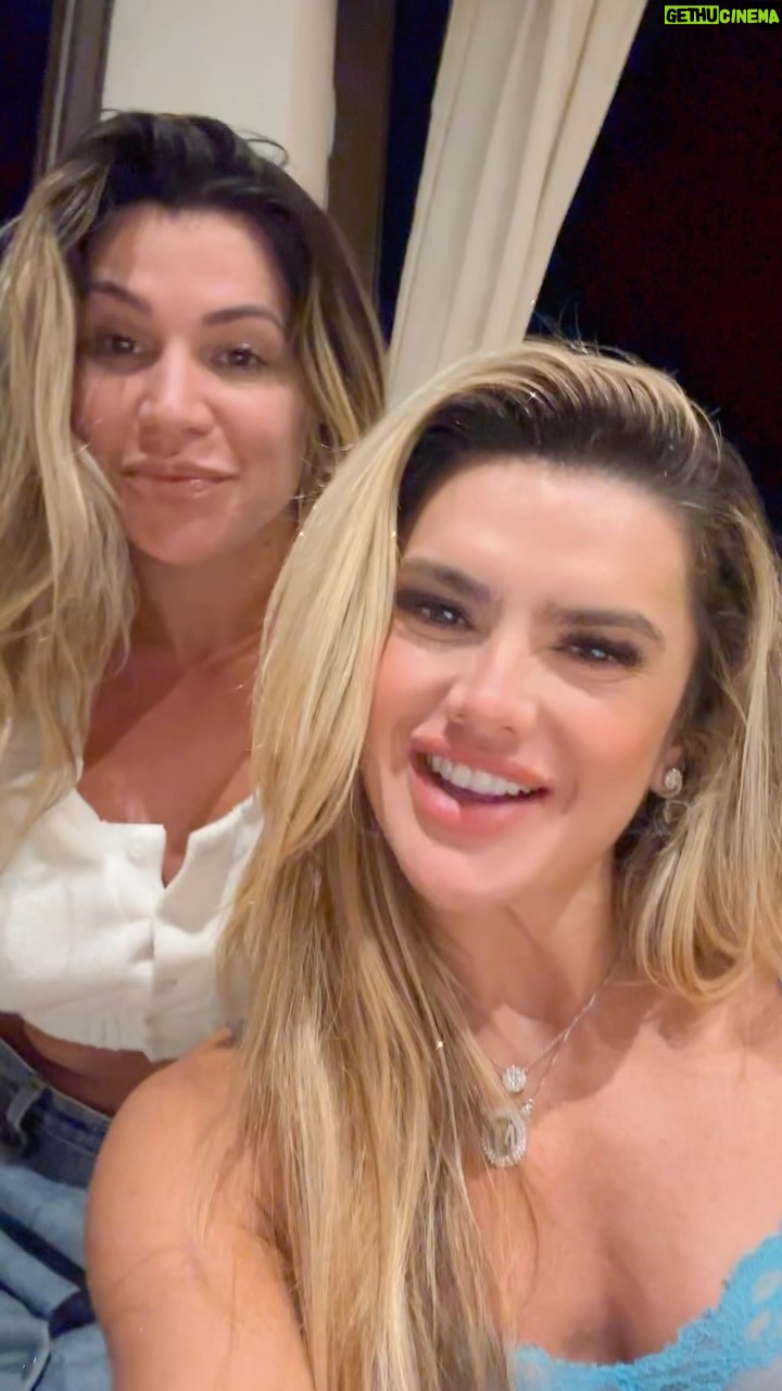 Danielle Souza - 28.3K Likes - Quem é a doida e quem é a normal? 🤪🤪🤪🤣🤣🤣