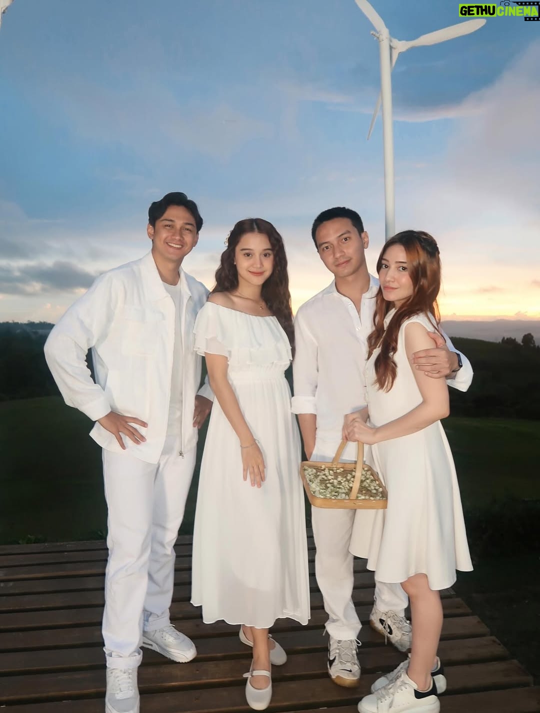 Dannia Salsabilla - 98.6K Likes - HARI INI! ketemu kita jam 18.30 di @sctv yaa! 
#CintaSedalamRindu 🌙✨👋🏻