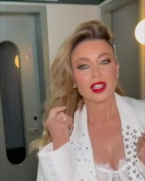 Dannii Minogue Instagram - 🤍 White party!
@mightyhoopla style…
Suit & trench: @biancaandbridgett
Custom suit detailing: @misterfrockhard
Shoes: @edwardmellershoes
Styling: @nwl_creative
H&M: @marcosgmakeup
#mightyhoopla #IKissedABoy #IKAB #brockwellpark