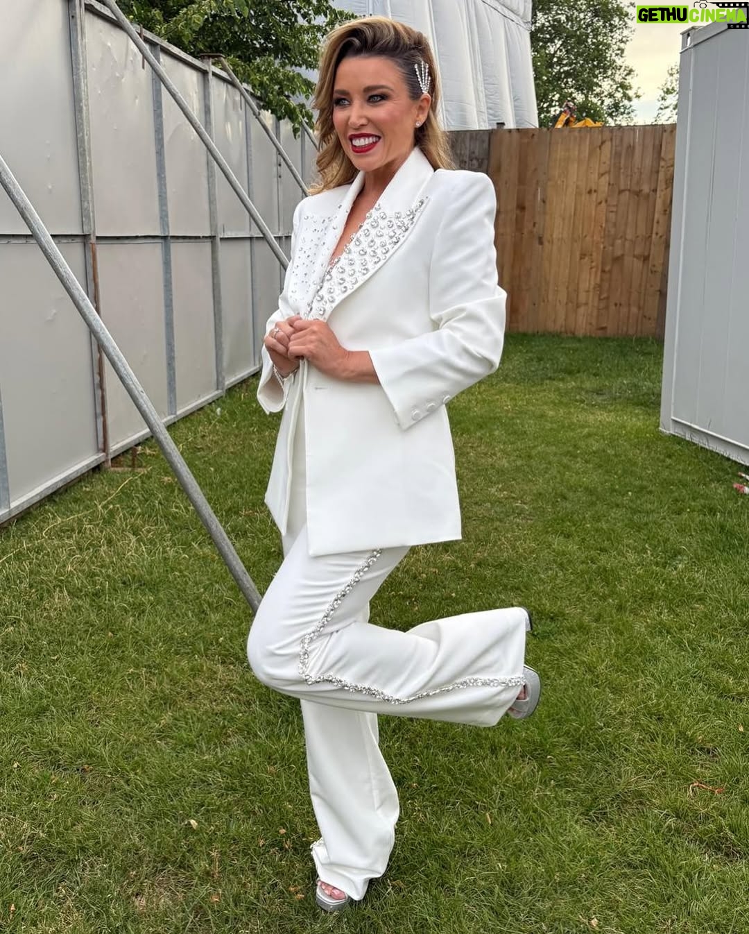 Dannii Minogue - 6.6K Likes - 🤍 White party!
@mightyhoopla style…
Suit & trench: @biancaandbridgett 
Custom suit detailing: @misterfrockhard 
Shoes:  @edwardmellershoes 
Styling: @nwl_creative 
H&M: @marcosgmakeup 

#mightyhoopla #IKissedABoy #IKAB #brockwellpark