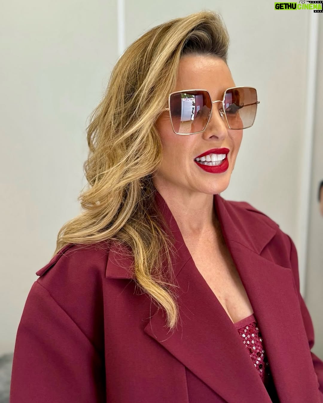 Dannii Minogue - 7.3K Likes - Girl about town. 📍LDN 🇬🇧 

Dress: @diidathelabel 
Trench: @biancaandbridgett 
Shoes: @edwardmellershoes 
Jewellery: @ilovekokoaustralia 
Sunglasses: @burberry 
Styling: @nwl_creative 
H&M: @marcosgmakeup