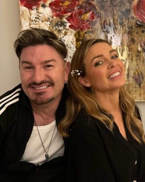 Dannii Minogue Instagram - My week…
Face time with @michael_brennan 💋
Night shoots 🎥
Succulent hikes 🌵
Market hangs 🛍️
Hello kitty 🐱
Love on the rocks 🪨
Surf on the rocks 🌊
Lazy lunches 🥗