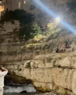 Dannii Minogue Instagram - My week…
Face time with @michael_brennan 💋
Night shoots 🎥
Succulent hikes 🌵
Market hangs 🛍️
Hello kitty 🐱
Love on the rocks 🪨
Surf on the rocks 🌊
Lazy lunches 🥗
