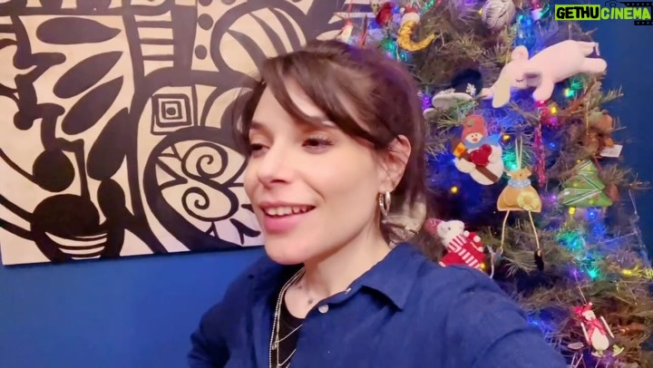 Danny Perea - 6.5K Likes - ¡Feliz 2025! Gracias a tod@s por tanto amor. 
Mis deseos más bellos para tod@s ustedes en este año que empieza y hoy se levantó por primera vez cantando “Buenos días”. ❤️🌞❤️
#2025 #añonuevo #felizañonuevo
