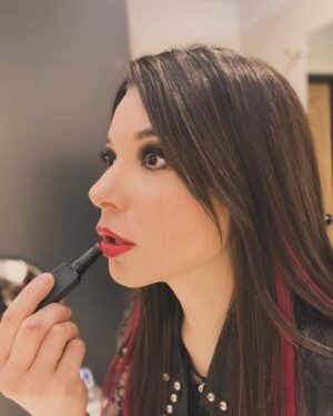 Danny Perea Instagram - Alejandra- labios rojos. Grabando-ando.
#Alejandra #Vecinos @vecinosoficial