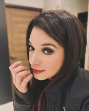 Danny Perea Instagram - Alejandra- labios rojos. Grabando-ando.
#Alejandra #Vecinos @vecinosoficial