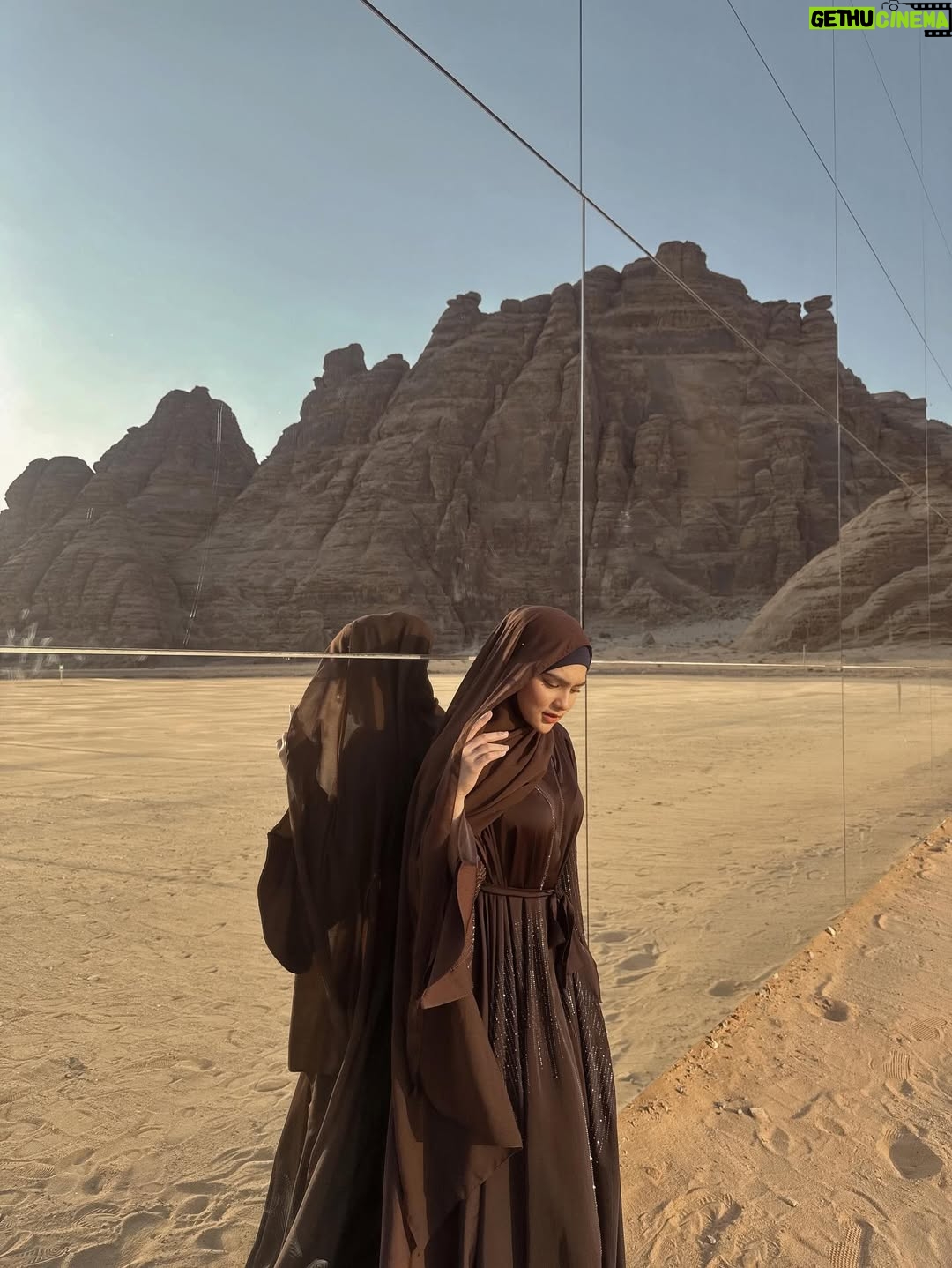Davina Karamoy - 698.6K Likes - بُنِّي