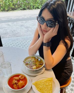 Davina Karamoy Instagram - 🇲🇾🖤