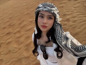Davina Karamoy Instagram - العيون تتكلم