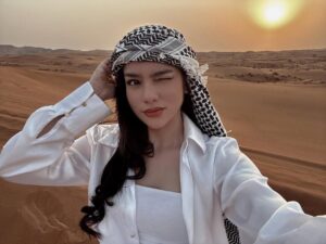 Actress Davina Karamoy HD Photos and Wallpapers September 2025