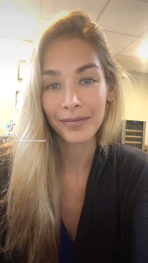 Dayana Mendoza Instagram - Lo más grande, más importante y valioso que pueden heredar nuestros hijos es saber de Cristo. Enseñemos a nuestros hijos Sus caminos y sus vidas les irá MUY BIEN !!!! 🥰💞🙌🏼🙏🏼✝️
