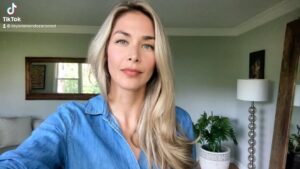 Dayana Mendoza Instagram - Se nos ha mandado a ser valientes y a esforzarnos Josué 1:9 🙏🏼 Recordemos que YHWH, nuestro Dios, no nos ha dado un espíritu de miedo, sino de amor, de poder, y de dominio propio 2 Timoteo 1:7 🙏🏼✝️💞 Amen!