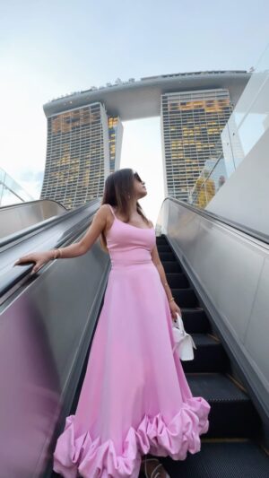 Debashree Biswas Instagram - I got so many compliments finally for this outfit from random people in Singapore where ever I went 🫶🌸

Outfit @belavouss 
Bag @balenciaga 
Footwear @charleskeithofficial 
Eyewear @fendi 

#VacationFit #luxuryfashion