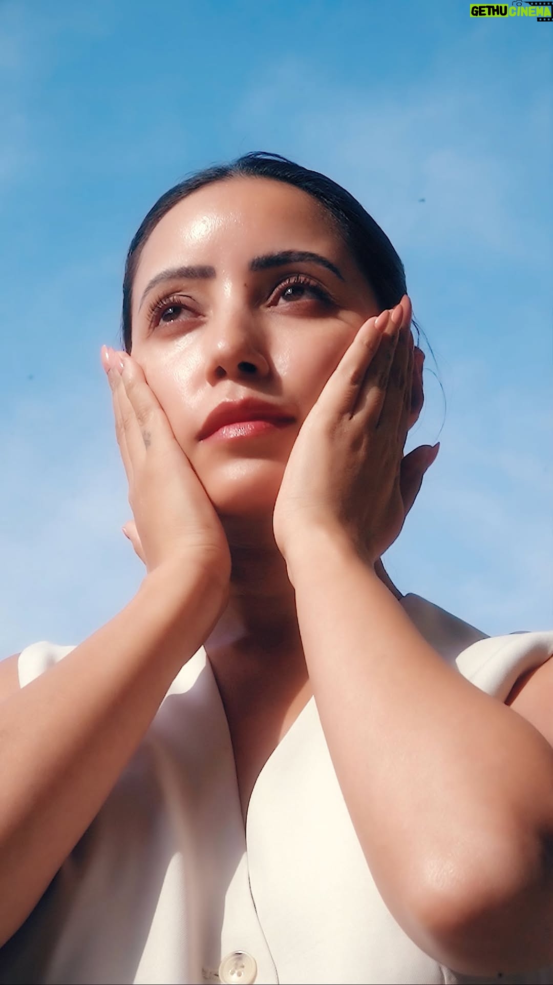 Debashree Biswas - 46.6K Likes - Your skin deserves a hydration boost! 💧 

@lakmeskin ‘s Hyaluronic Dewy Serum is my go-to for plump, dewy, and intensely hydrated skin.

Shop now at Nykaa!✨

#HydrationDecoded #HyaluronicDewySerum #HyaluronicAcid #Serum #LakmeSkin #Skincare #LakmeIndia #ad