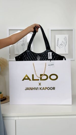 Debashree Biswas Instagram - Unboxing my new #ALDO Ziniaax tote bag and taking her to my next trip 🖤

@aldo_shoes