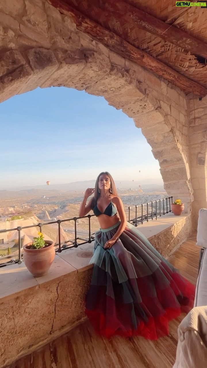 Debashree Biswas - 95.5K Likes - Flaunting @jajaabor2017 at @museumhotel 💃🏻

@gateway.pr 

(Cappadocia,Turkey,Museum Hotel,fashion)